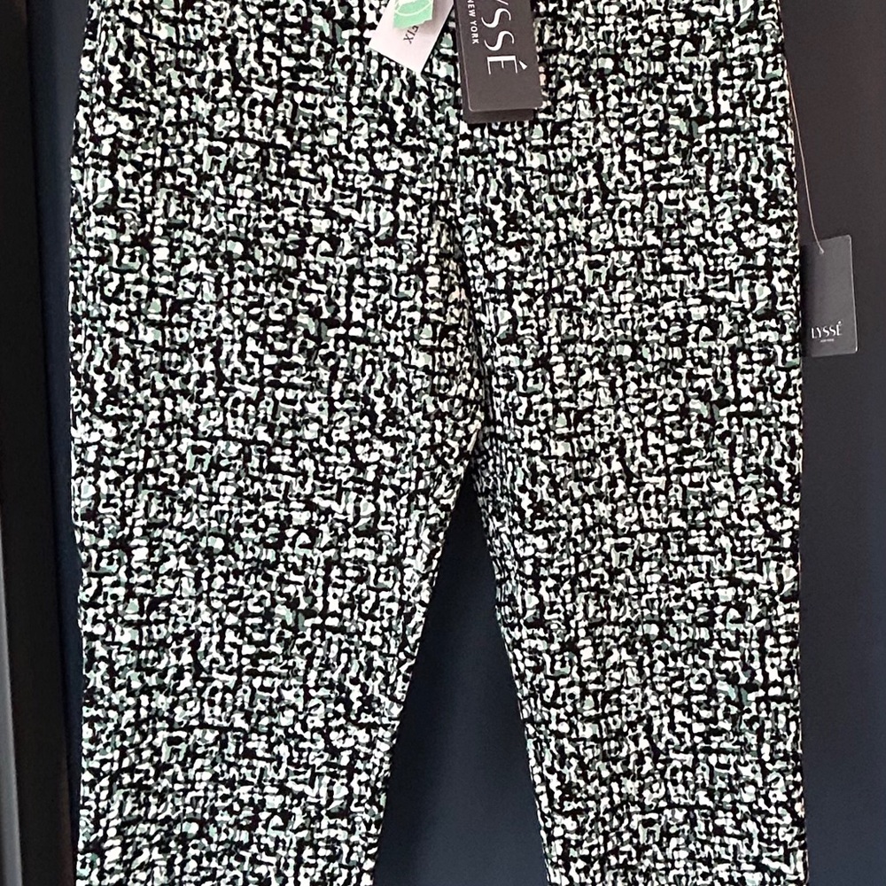 Lysse Green, White and Black Capris with Contemporary Flair